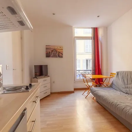 Apartment 12 Rue Miron